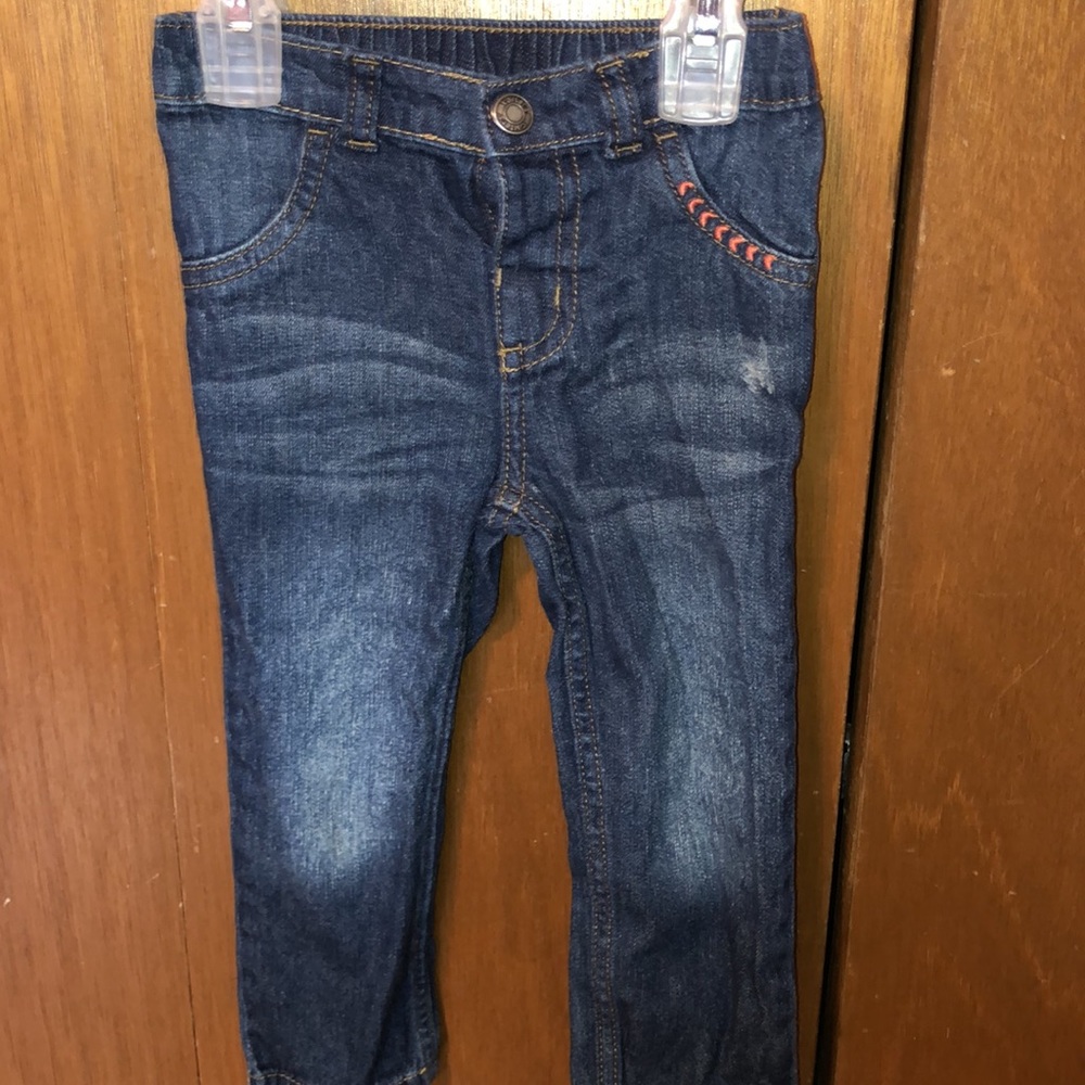 PRE-OWNED GIRLS JEAN PANTS SIZE 24 MONTHS. IN EXCELLENT CONDITION. - Picture 2 of 4
